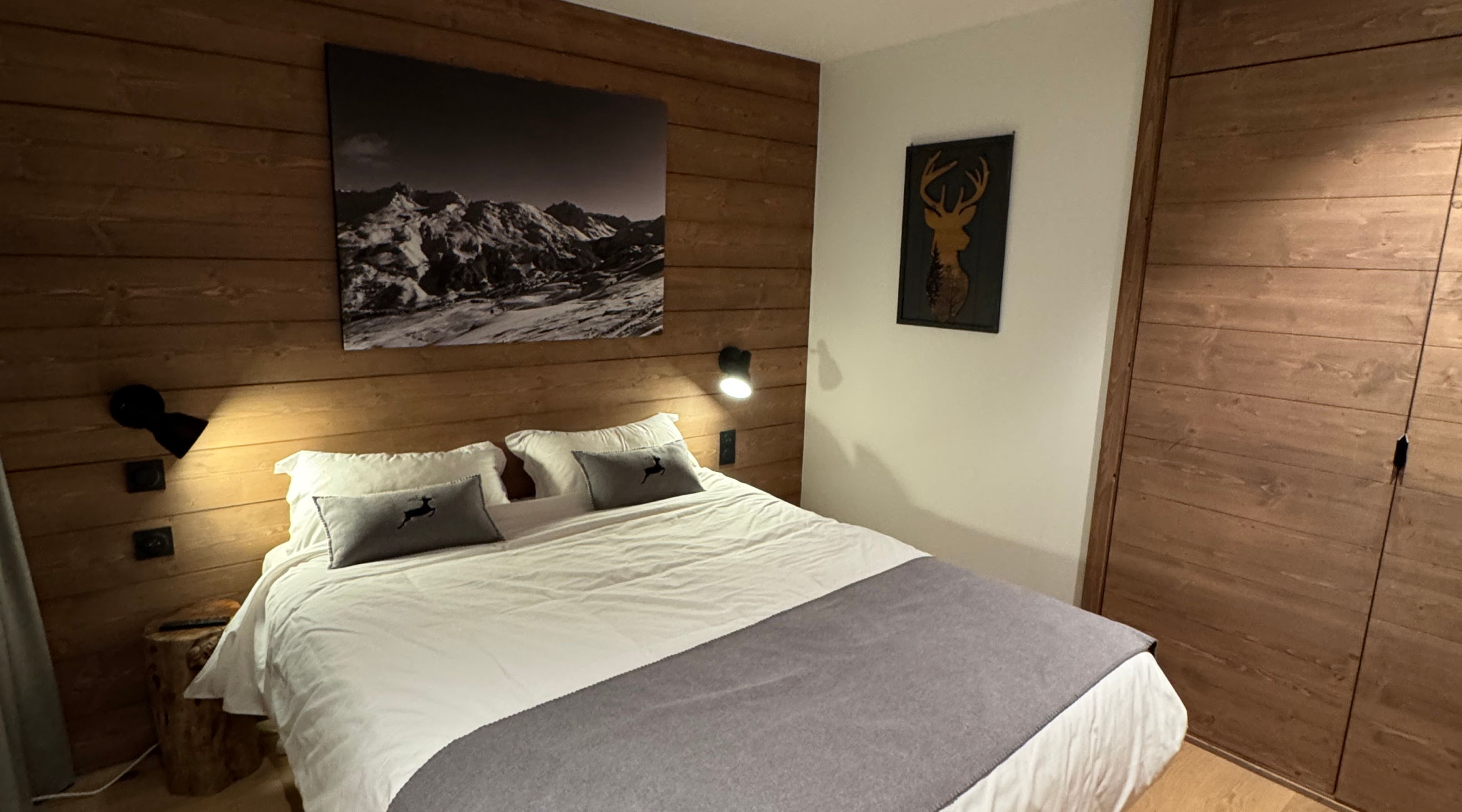 chambre-coucher-suite-meribel-mottaret Suite de l'Ours | Appartement Méribel Mottaret